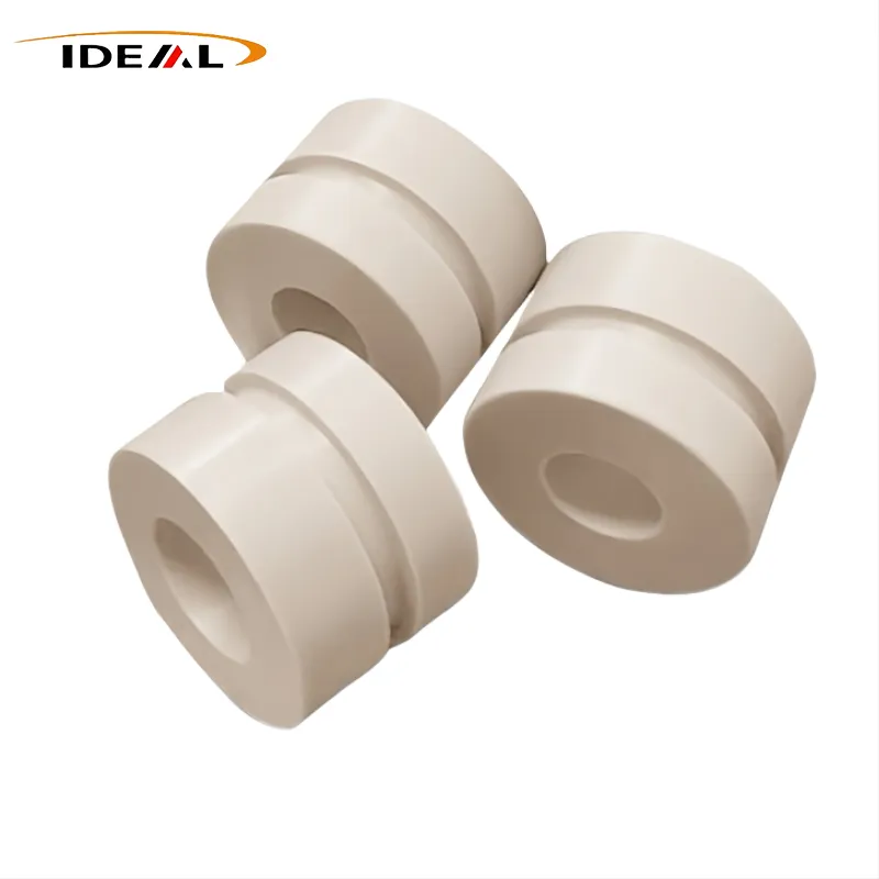 обработанные детали из PEEK